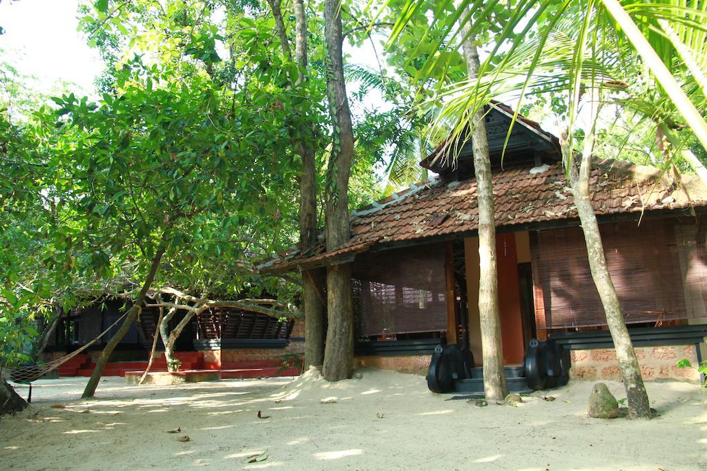 Arakkal Heritage Mararikulam Buitenkant foto