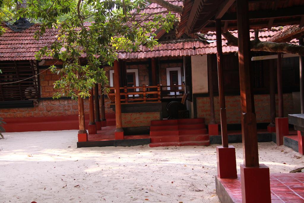 Arakkal Heritage Mararikulam Buitenkant foto