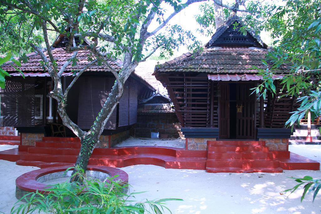 Arakkal Heritage Mararikulam Buitenkant foto
